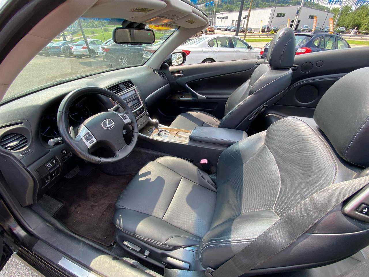 Used 2012 Lexus IS 250C w/ Luxury Pkg RWD image 18