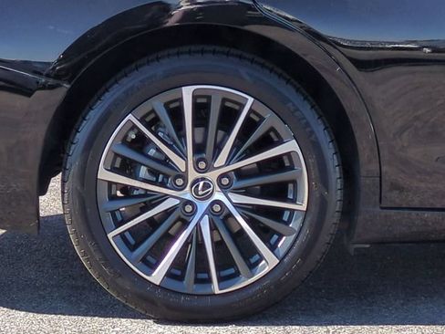 Used 2024 Lexus ES 300h w/ Premium Package FWD image 36