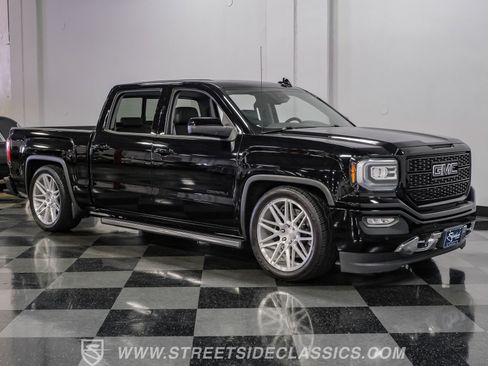 Used 2017 GMC Sierra 1500 Denali w/ Denali Ultimate Package AWD/4WD image 15