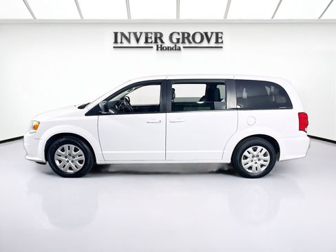 Used 2018 Dodge Grand Caravan SE w/ UConnect Hands-Free Group FWD image 8