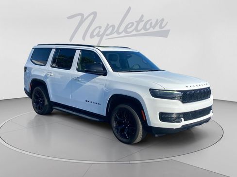 Used 2023 Jeep Wagoneer 2WD image 8