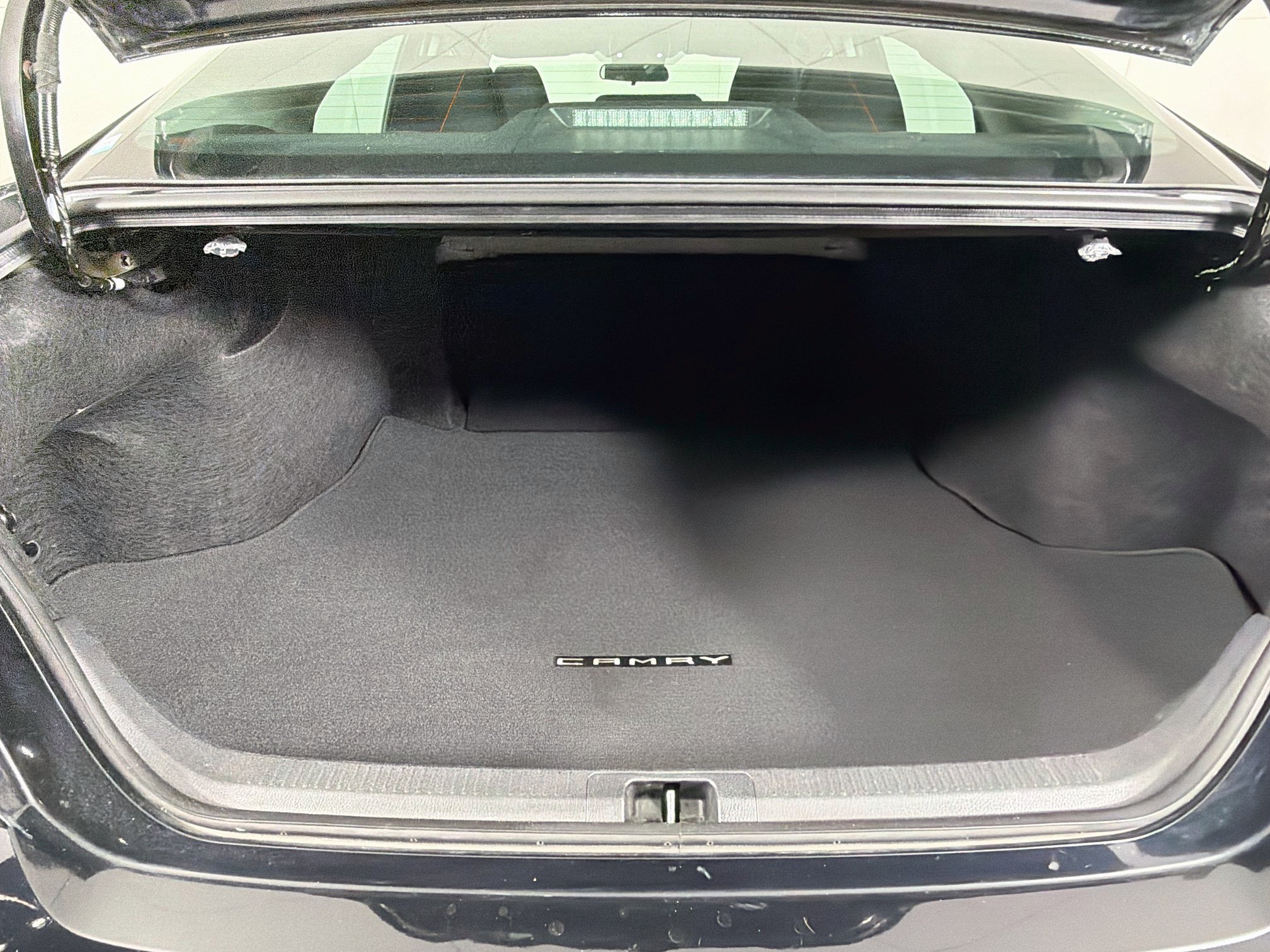 Used 2025 Toyota Camry LE FWD image 28