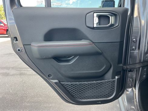 New 2025 Jeep Gladiator Rubicon image 23