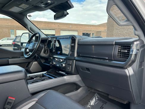 Used 2024 Ford F350 Lariat w/ Lariat Ultimate Package AWD/4WD image 29