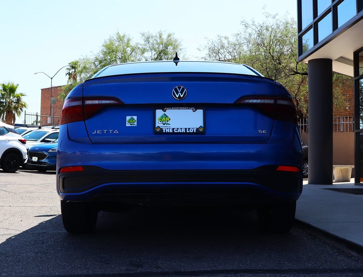 Used 2022 Volkswagen Jetta SE FWD image 13