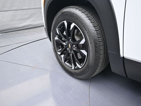 Used 2023 Chevrolet TrailBlazer LT FWD image 31