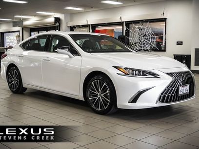 Used 2025 Lexus ES 300h w/ Premium Package