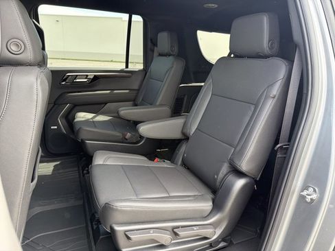 New 2026 Chevrolet Suburban LT w/ Comfort Package AWD/4WD image 23