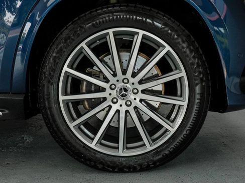 Used 2024 Mercedes-Benz GLS 580 4MATIC image 10