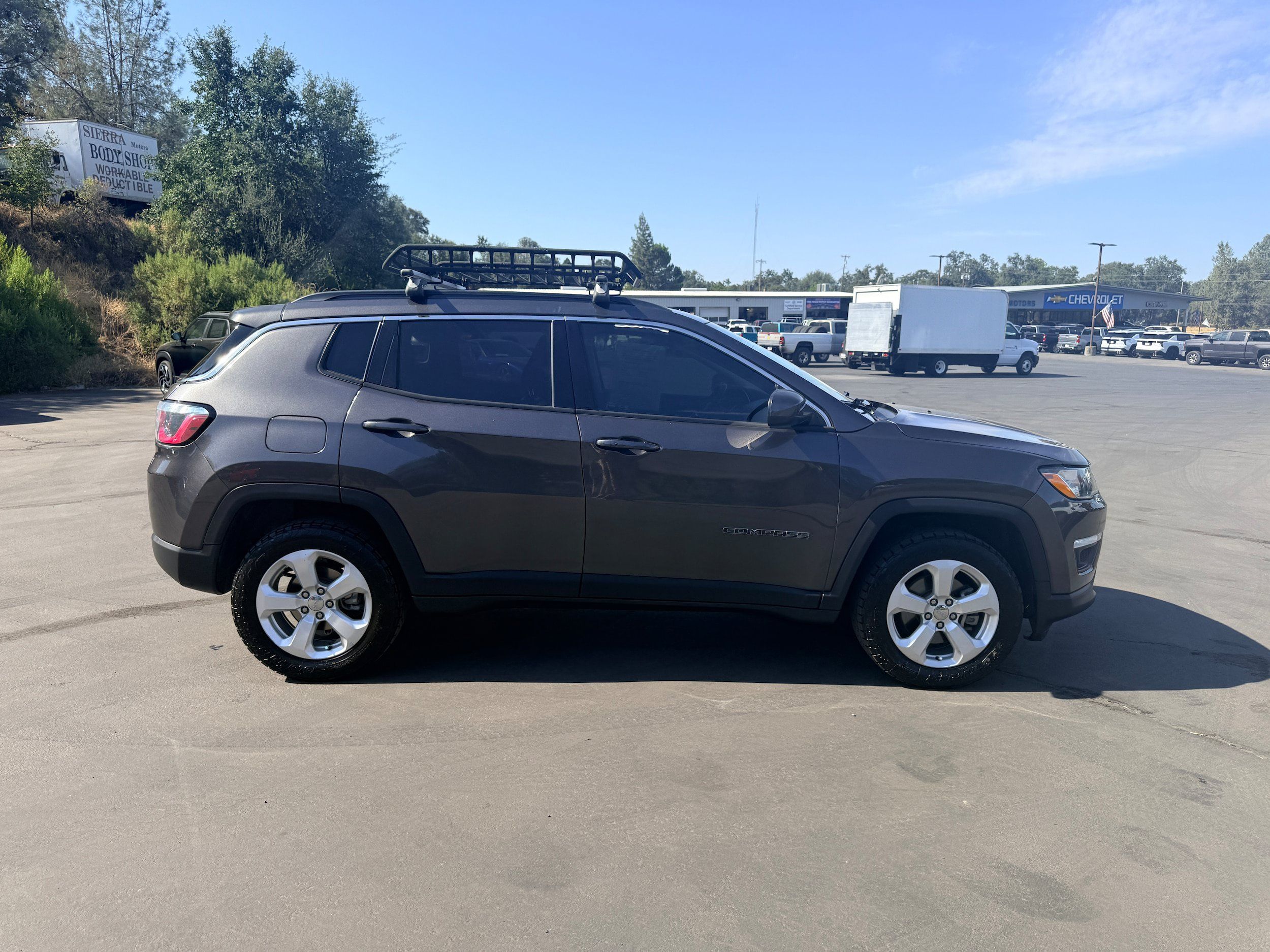 Used 2018 Jeep Compass Latitude AWD/4WD image 5
