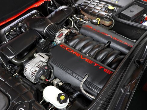 Used 2004 Chevrolet Corvette Convertible w/ Preferred Equipment Group RWD image 90