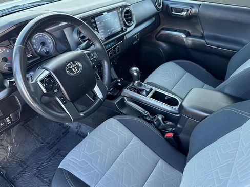 Used 2021 Toyota Tacoma TRD Sport w/ Technology Package RWD image 4