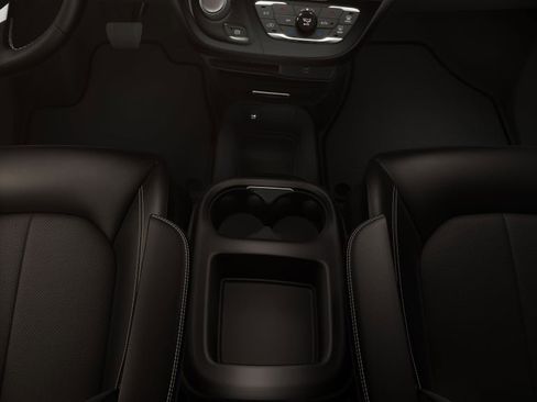 New 2026 Chrysler Pacifica Select image 4
