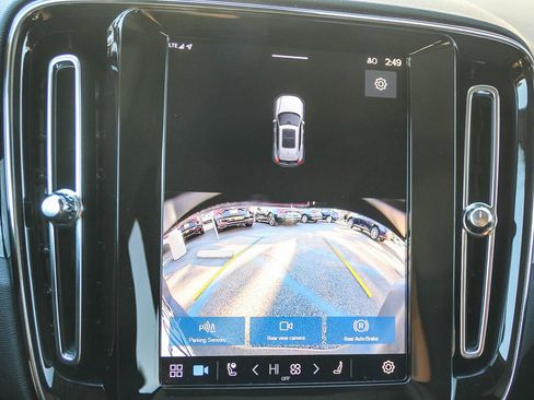 Certified 2025 Volvo XC40 B5 Core w/ Protection Package Premier image 27