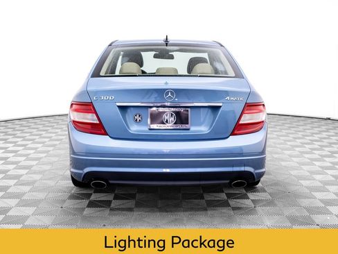 Used 2011 Mercedes-Benz C 300 4MATIC Sedan image 4