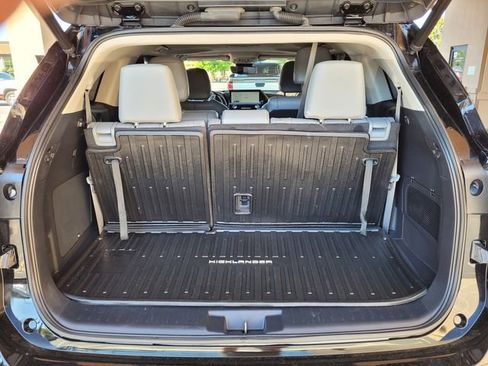Used 2023 Toyota Highlander Limited AWD/4WD image 33