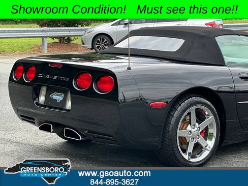 Used 2001 Chevrolet Corvette Convertible w/ Preferred Equipment Group1 RWD image 36
