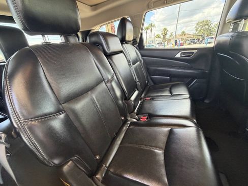 Used 2015 Nissan Pathfinder Platinum FWD image 23