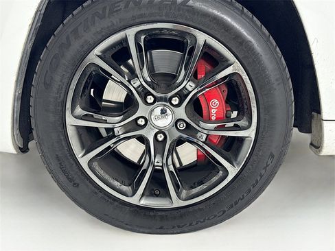Used 2014 Jeep Grand Cherokee SRT image 11