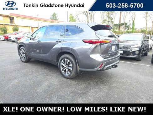 Used 2022 Toyota Highlander XLE image 7