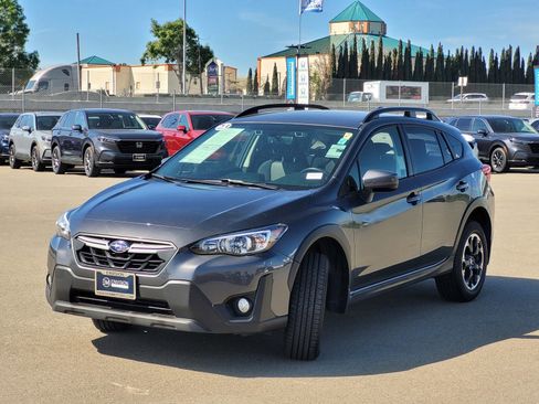 Used 2023 Subaru Crosstrek 2.0i Premium AWD/4WD image 9