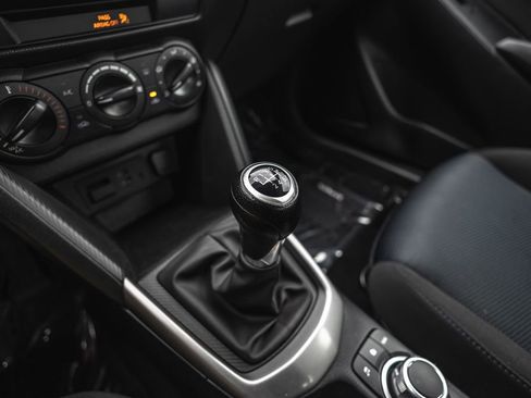 Used 2019 Toyota Yaris L FWD image 17
