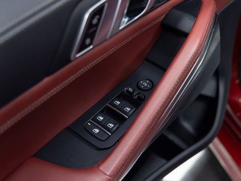 Used 2022 BMW X6 xDrive40i w/ M Sport Package image 12