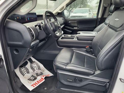 Used 2025 Ford Expedition Max Platinum AWD/4WD image 17