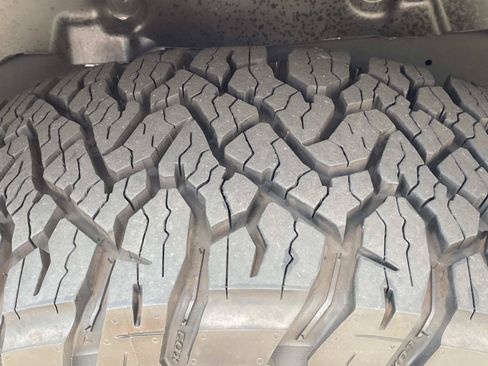 Used 2022 Jeep Wrangler Unlimited Rubicon w/ Cold Weather Group AWD/4WD image 16