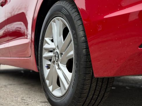 Used 2020 Hyundai Elantra SEL image 25