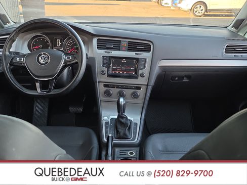 Used 2015 Volkswagen Golf SE image 24