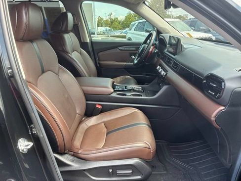 Used 2025 Honda Pilot Elite image 30