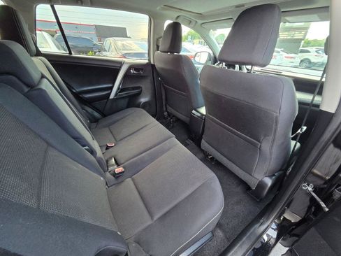 Used 2017 Toyota RAV4 XLE AWD/4WD image 17