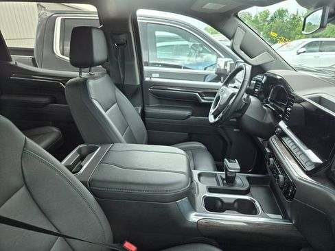 Used 2023 Chevrolet Silverado 1500 LTZ w/ LTZ Premium Package AWD/4WD image 3