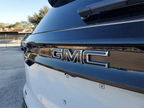 New 2026 GMC Acadia Elevation image 7