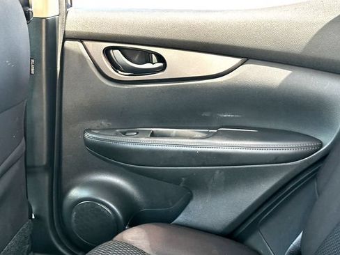 Used 2022 Nissan Rogue Sport S FWD image 19