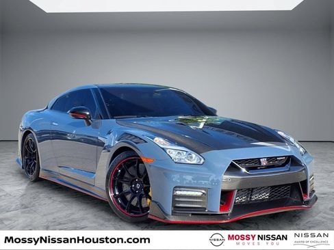 Used 2021 Nissan GT-R NISMO AWD/4WD image 1