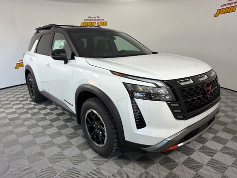 New 2026 Nissan Pathfinder Rock Creek w/ Rock Creek Premium Package AWD/4WD image 8