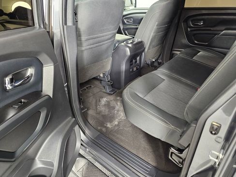 Used 2019 Nissan Titan SV w/ SV Convenience Package image 30