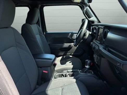 Used 2023 Jeep Gladiator Sport AWD/4WD image 24