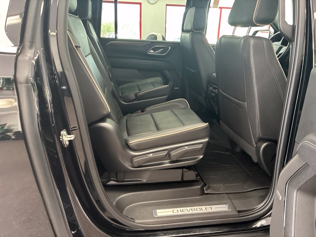 Used 2023 Chevrolet Suburban Premier w/ Premium Package 2 AWD/4WD image 52