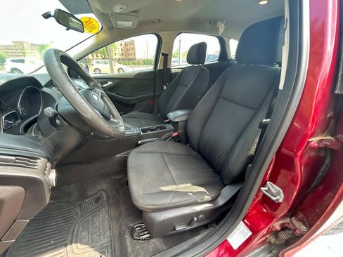 Used 2016 Ford Focus SE w/ SE Power Seat Package image 14