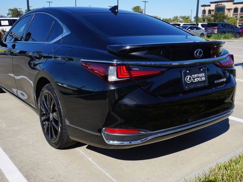 Used 2021 Lexus ES 300h w/ Accessory Package 2 image 4