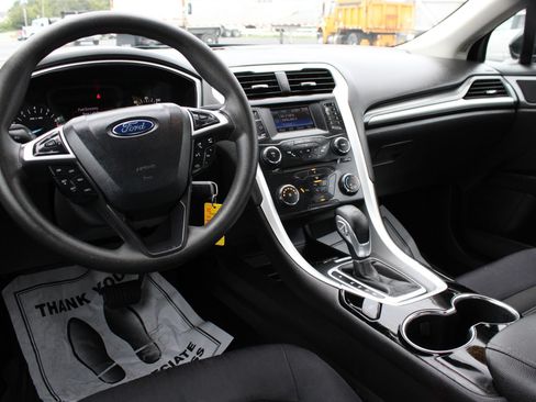 Used 2014 Ford Fusion SE FWD image 21