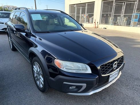 Used 2016 Volvo XC70 T5 Premier w/ Proximity Package AWD/4WD image 4