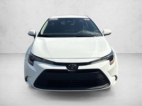 Certified 2025 Toyota Corolla LE FWD image 2