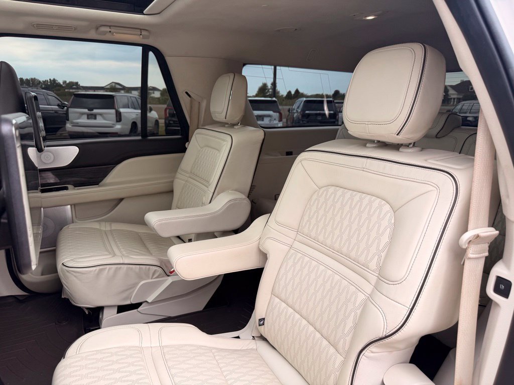 Used 2021 Lincoln Navigator L Black Label AWD/4WD image 25
