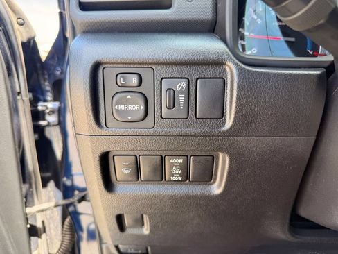 Used 2017 Toyota 4Runner TRD Off-Road Premium AWD/4WD image 22