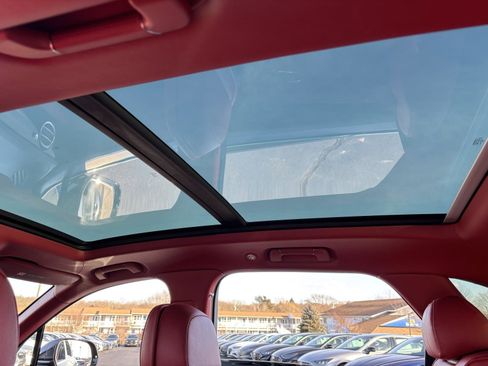 Used 2022 Bentley Bentayga image 11