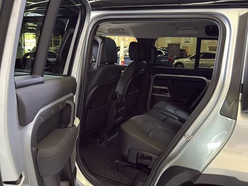 Used 2020 Land Rover Defender 110 First Edition image 24